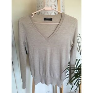 Club Monaco merino wool taupe v-neck sweater